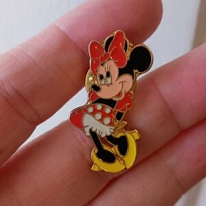 Vtg Classic Disney Minnie Mouse Hard Enamel Gold Toned Metal Lapel Pin Hat Pin